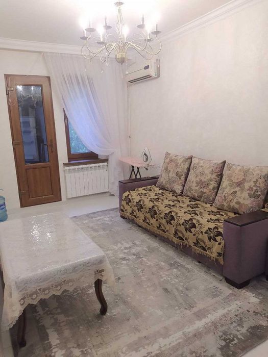 Сдается в аренду 2-х комнатная квартира в центре города.