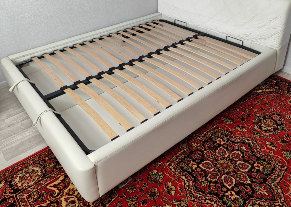 Продам кровать в спальню