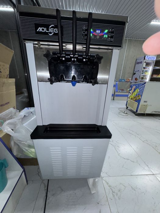 Мароженный аппарат сатылады.