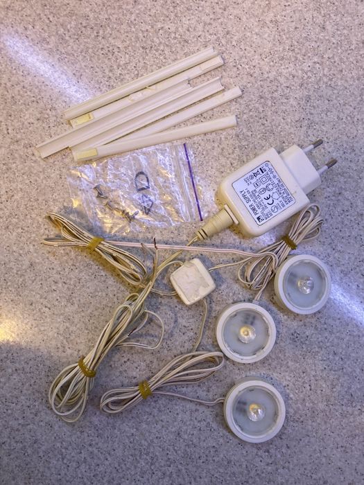 Lumina de blat bucatarie. Lumina corpuri suspemdate. Lumina blat IKEA