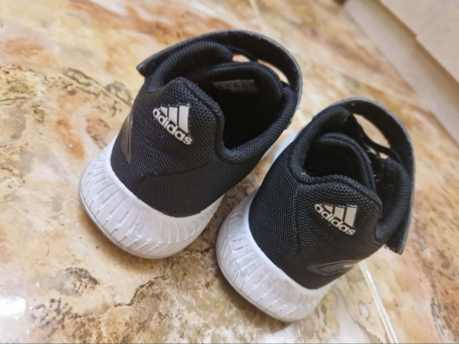 Adidasi ADIDAS , unisex,  impecabili , marime 26