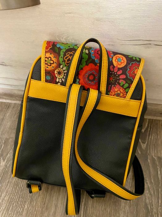 Красива малка раница