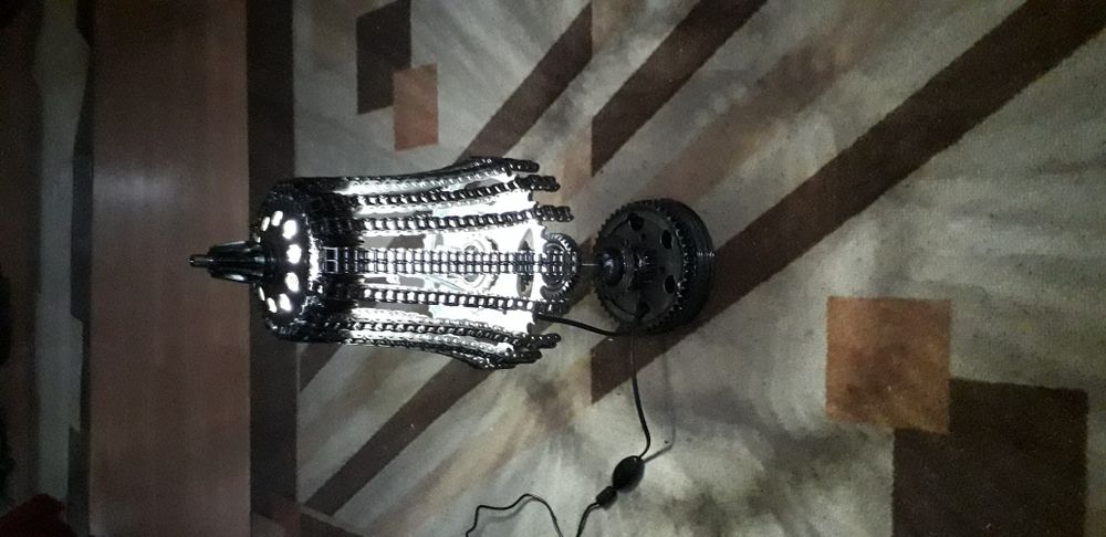 Нощна лампа от авточасти