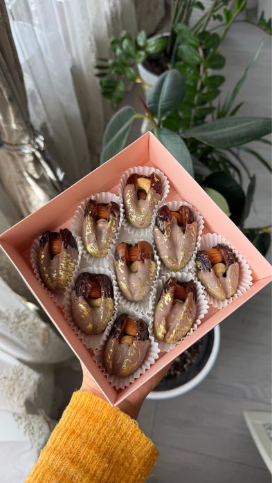 Финики в шоколаде