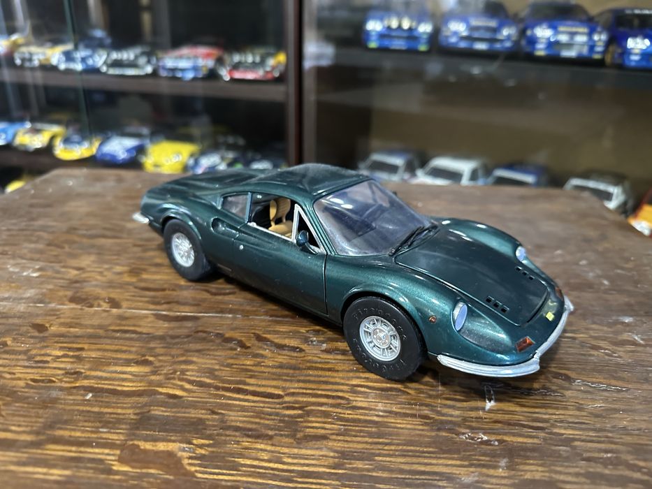 Machete 1:18 - diverse modele