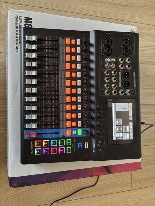 Vand mixer YAMAHA MGX 12 digital