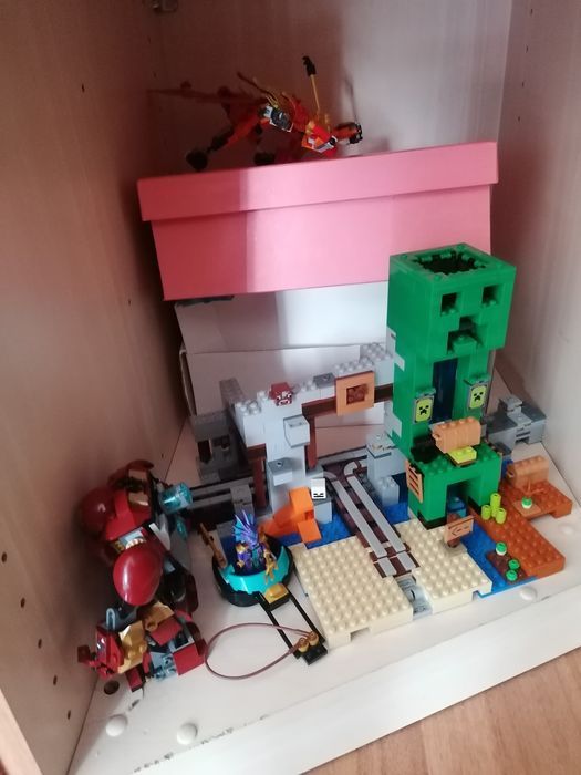 Продам конструкторы Лего Оригинал