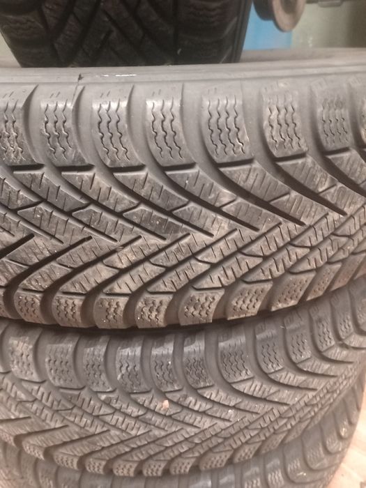 Anvelope de iarna 195 65 15 pirelli  2021
