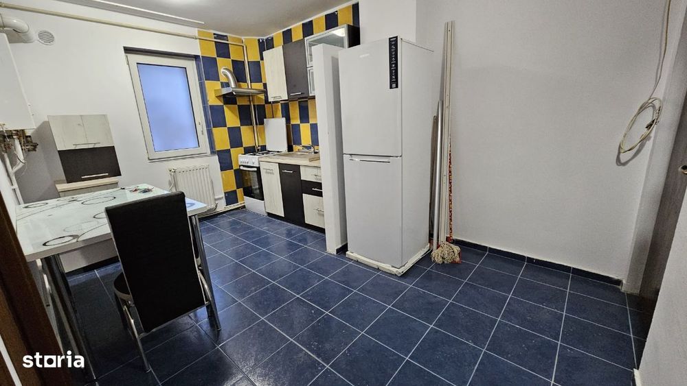 3 camere semidecomandate Str.Miron Costin