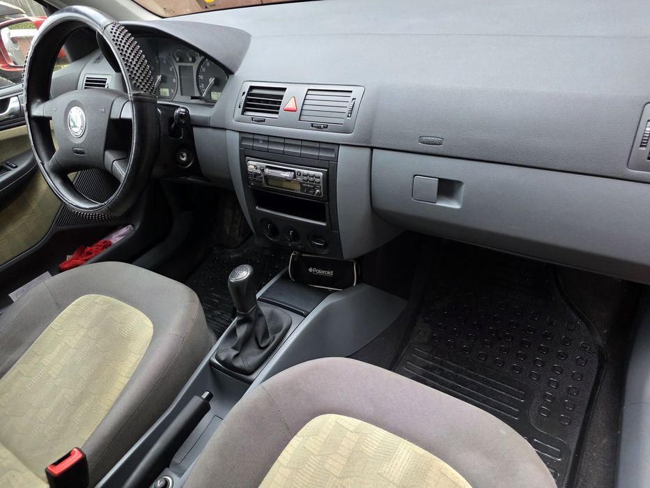 Skoda Fabia 1.4 benzină – 2001 
Gi