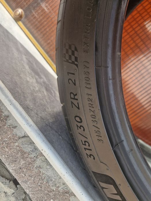 Продам 2 шины Michelin Pilot Sport 4S (оригинал)