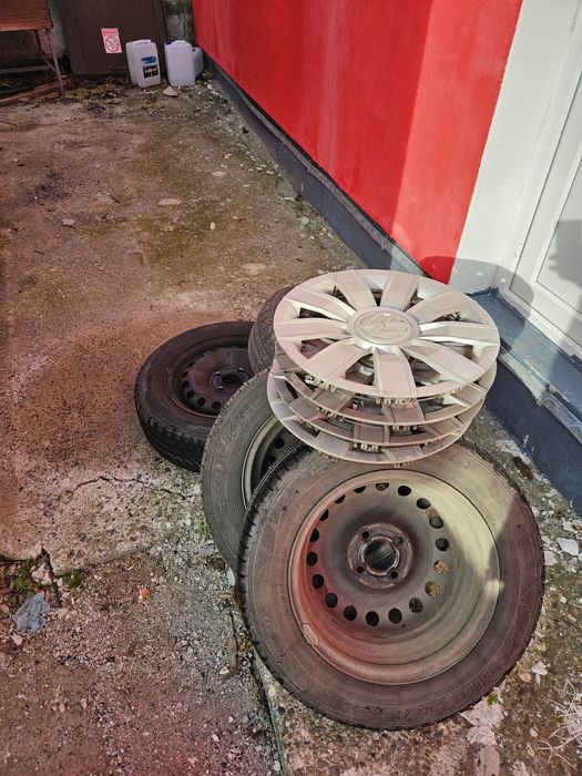 Set roti tabla cu anvelope vara  R14 originale VW UP skoda Citigo Seat