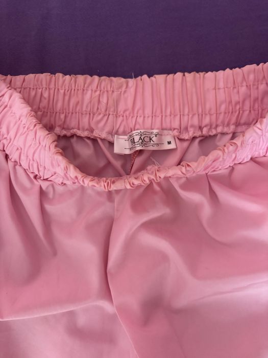 Ефектен розов панталон