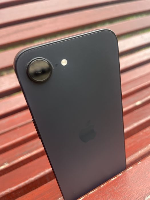 Oferta Zilei : iPhone 16 E / NOU / 0 incarcari / 0 minute