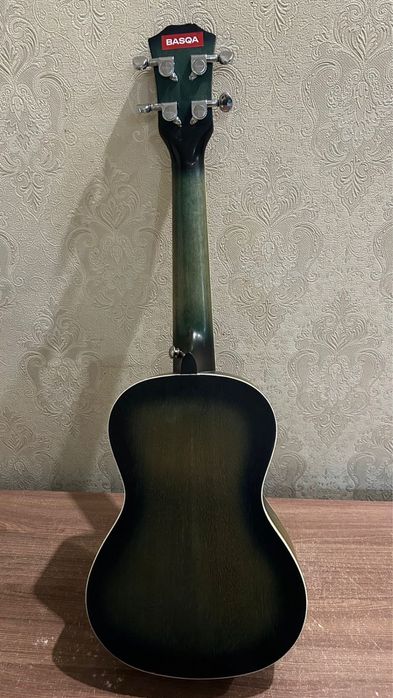 Укулеле в хорошем состоянии