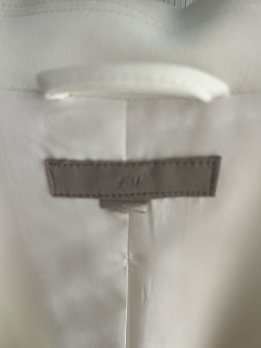Vand sacou alb marca H&M in stare impecabila marimea 36/38