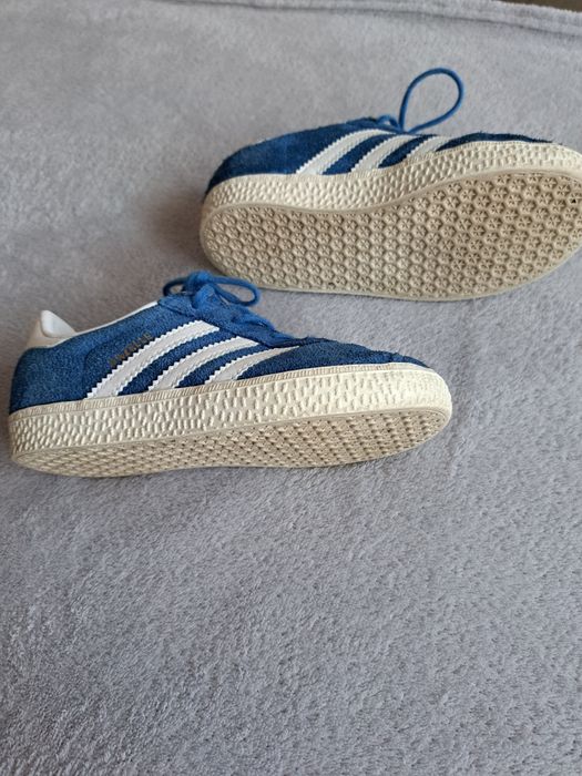 Vand adidasi adidas orginali 26.5