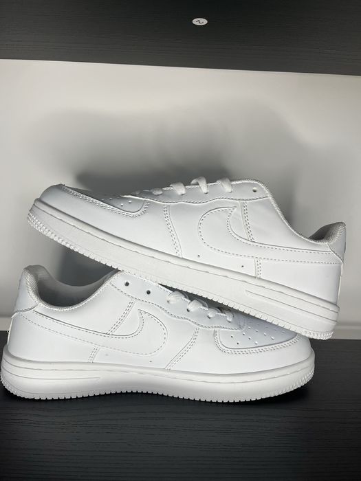 Vand Air Force 1 albi