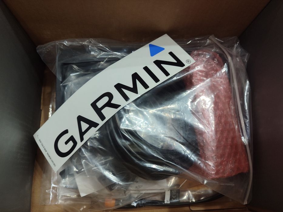 Эхолот Garmin Striker Vivid 9sv.