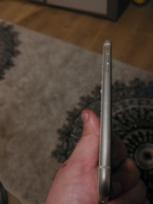 Vând iPhone 11 pentru piese