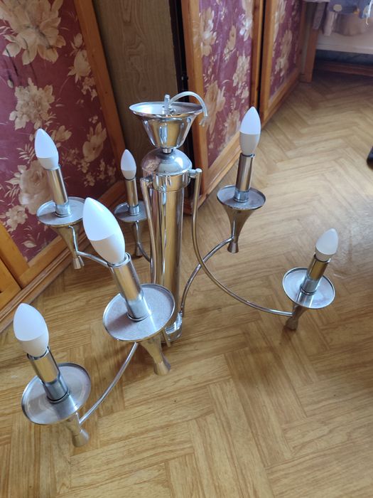 продам люстры подвесные