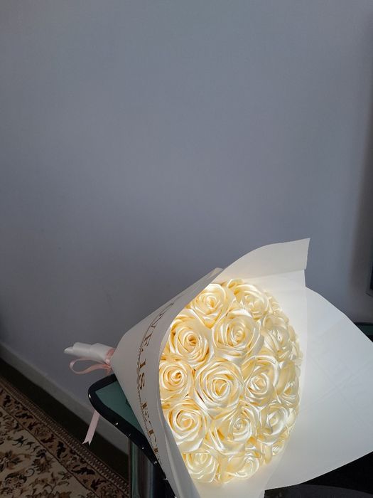 Букет роза из атласной ленты