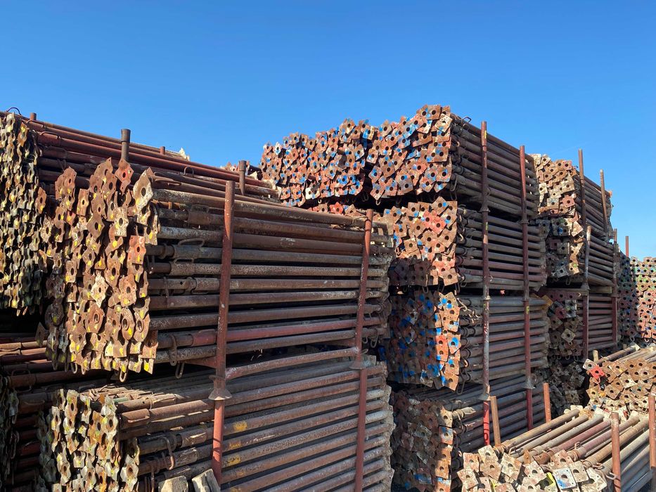 Popi metalici de inchiriat