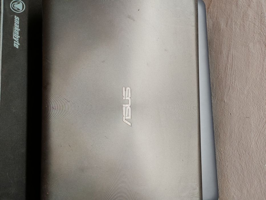 Laptop Asus x550 c pentru piese