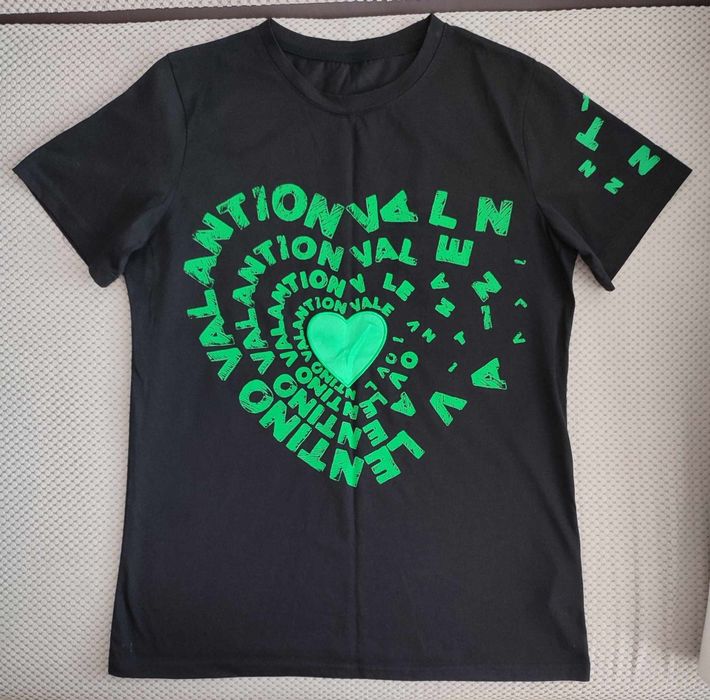 Продавам Тениски