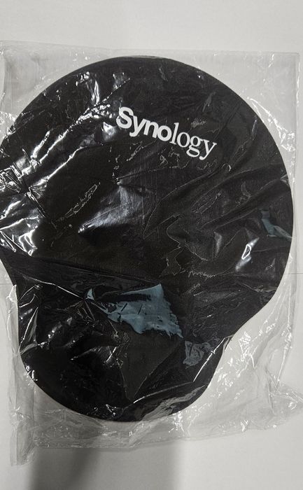 Mouse pad cu suport pentru incheietura mainii