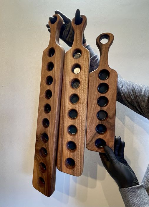 Realizez platouri din lemn masiv+rășină