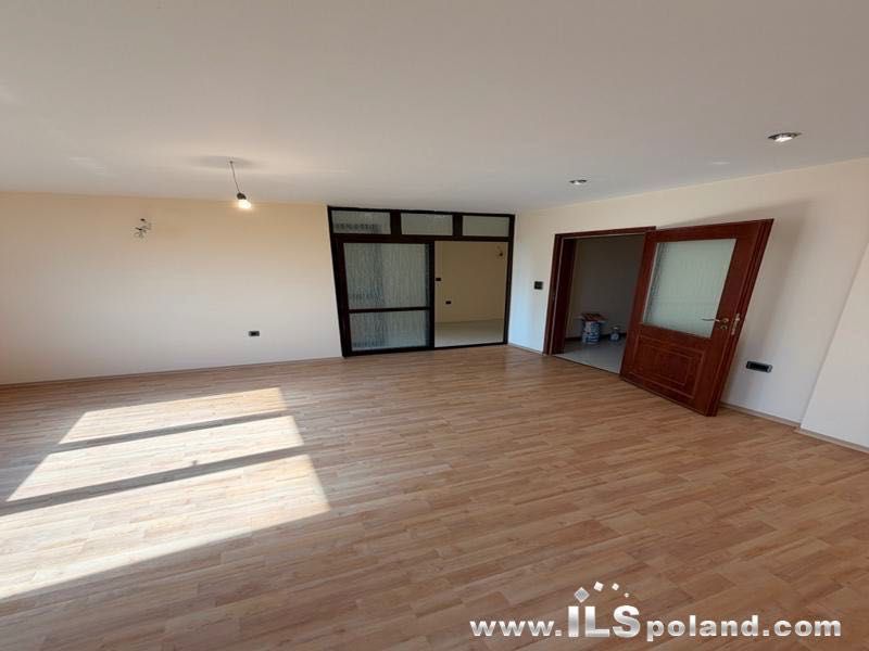 Продава се Многостаен апартамент в Варна, Окръжна болница - 195 кв.м за 1944 €/кв.м - Снимка #11