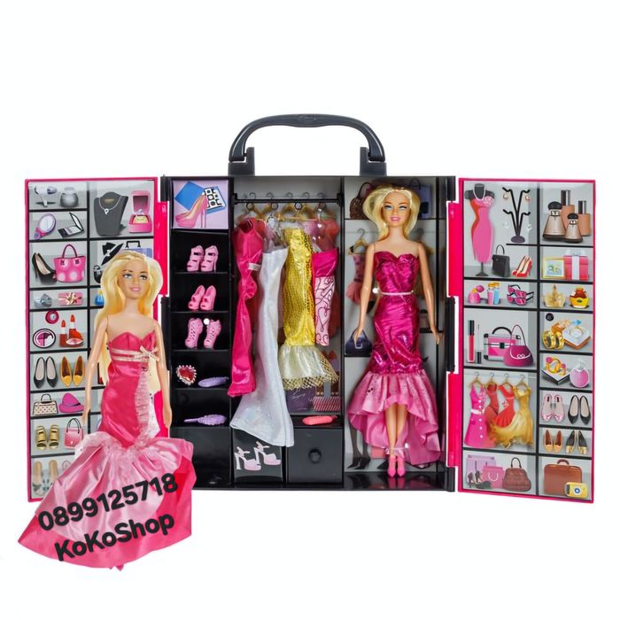 Гардероб с две кукли,рокли,обувки и чанти/гардероб с кукли/рокли/чанти