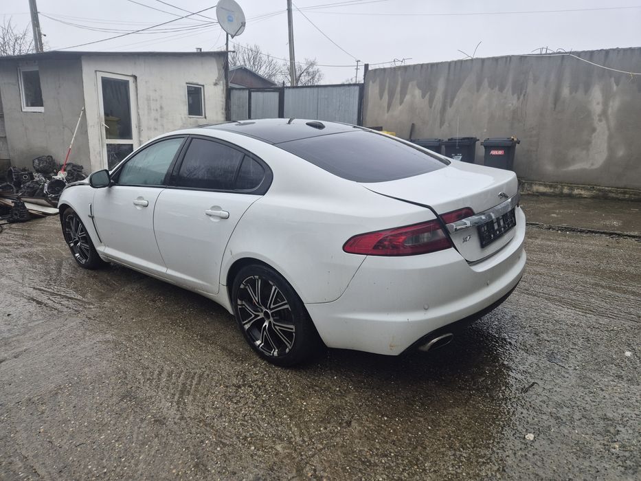 Dezmembrez Jaguar Xf 3.0 diesel 2010 2015