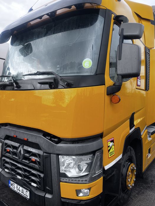 Cap tractor Renault T460