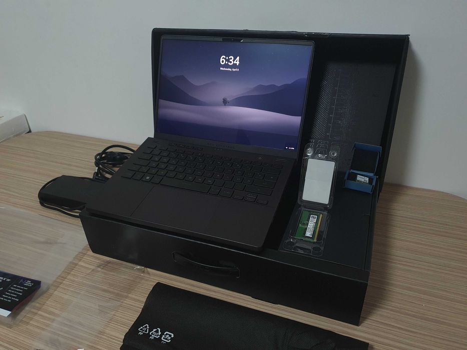 ASUS ROG Zephyrus G14 2022 AMD Ryzen 9 геймърски лаптоп