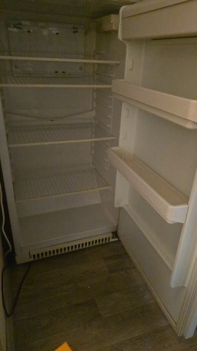 Продам холодильник Атлант