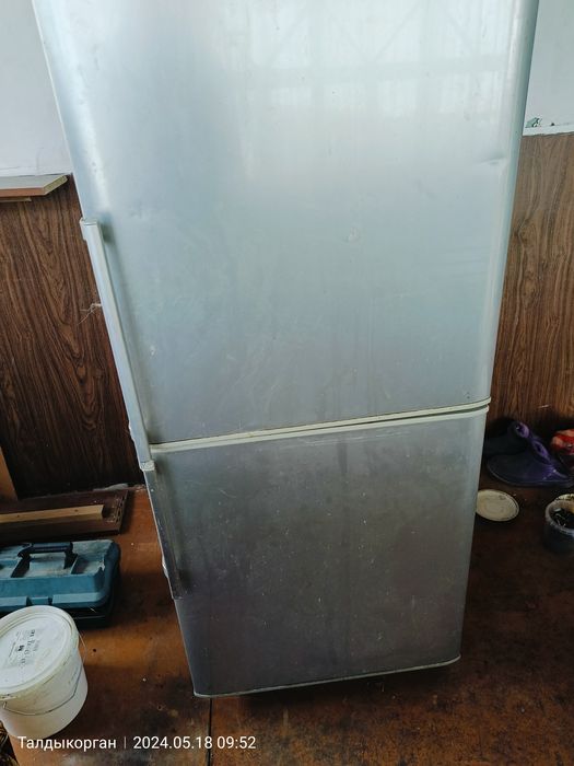 Продам холодильник
