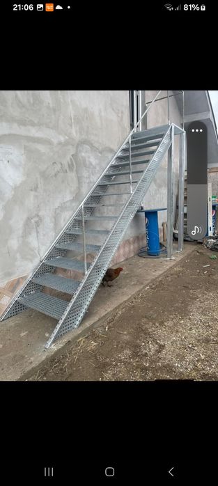 Scări metalice zincate