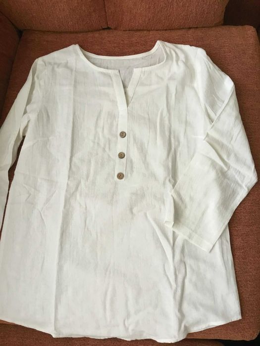 Продавам дамски блузи нови