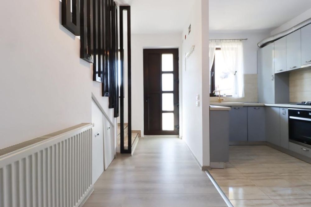 CASĂ de închiriat / 3camere + curte