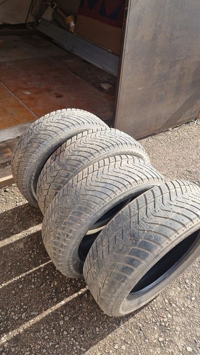 Продам резину YOKOHAMA 225×60×17