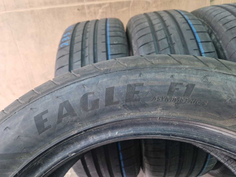 4 Goodyear R19 235/55
летни гуми DOT1817