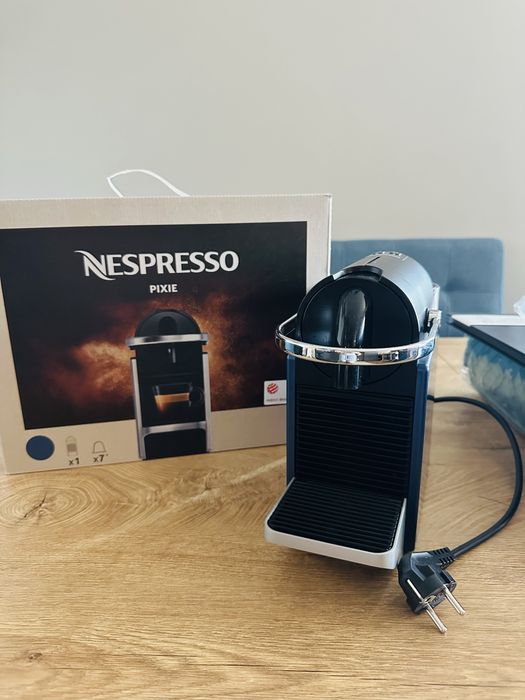 Ксфемашина Nespresso Pixie