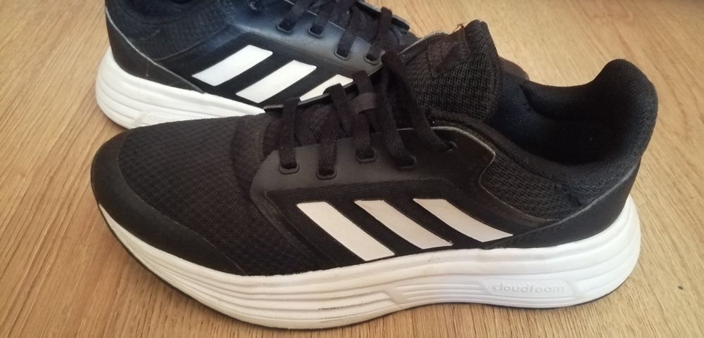 Adidas mărimea 37 1/3