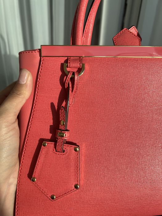 Продам сумку FENDI