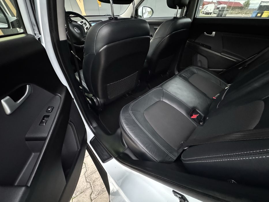 Kia Sportage/ 1.7crdi/ Euro 6/navigatie/ trapa /led/piele