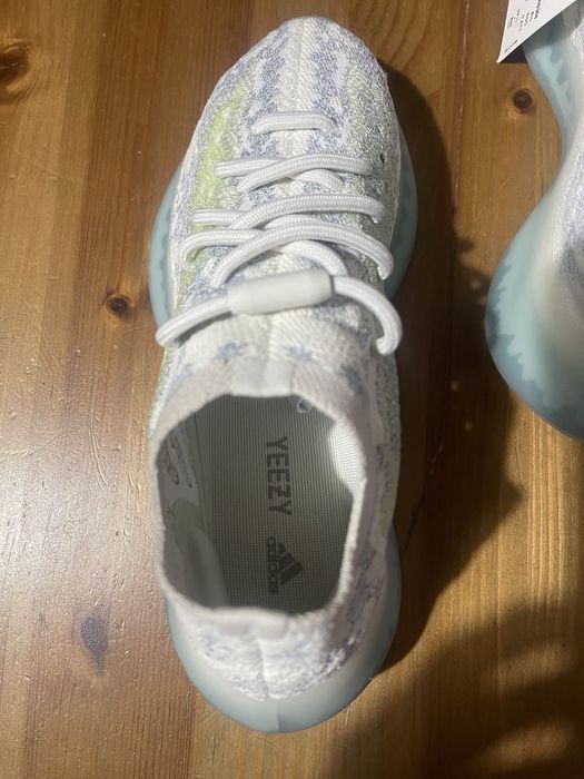 Vand Yeezy Boost 380