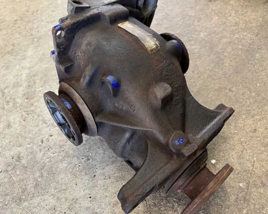 Diferential Grup BMW E90 E91 E92 E81 E87 E92 E93 raport 3,38 7524319 N43 N46 fara flansa de cauciuc