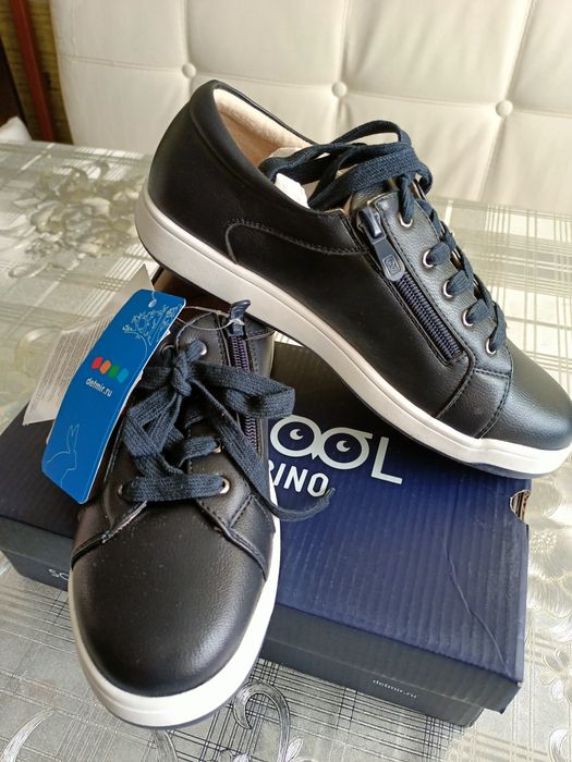 Продам полуботинки-кеды для мальчика